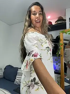 sandrafarrely online show from May 2026 01:03:01 AM