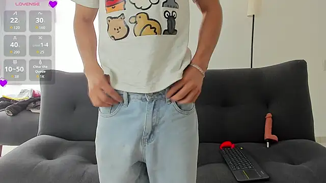 Snapshot of LittleMya_ chatting on December 2025 07:42:02 PM LittleMya online show from December 2025 07:42:02 PM