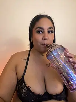 Snapshot of YenthCorona chatting on June 2026 03:08:01 AM YenthCorona online show from June 2026 03:08:01 AM