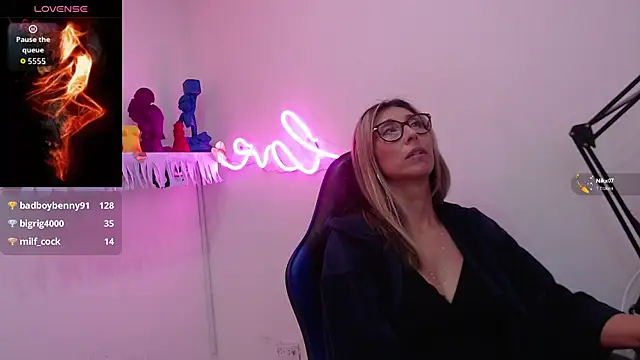 Snapshot of Scarlett_079 chatting on January 2026 05:27:02 PM Scarlett 079 online show from January 2026 05:27:02 PM