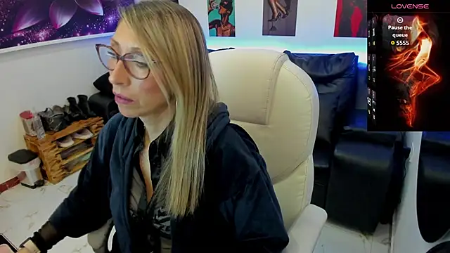 Snapshot of Scarlett_079 chatting on February 2026 11:47:02 AM Scarlett 079 online show from February 2026 11:47:02 AM