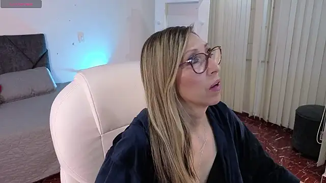 Snapshot of Scarlett_079 chatting on February 2026 11:52:01 AM Scarlett 079 online show from February 2026 11:52:01 AM