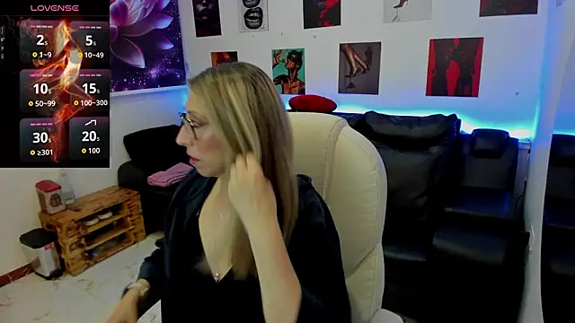 Snapshot of Scarlett_079 chatting on February 2026 12:13:02 PM Scarlett 079 online show from February 2026 12:13:02 PM