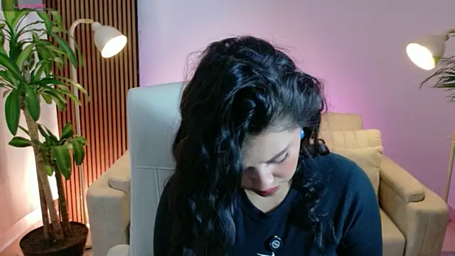 victoria   moon online show from April 2026 03:06:01 PM