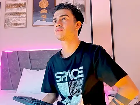 Feiccer Thomson1 online show from February 2026 04:28:02 AM