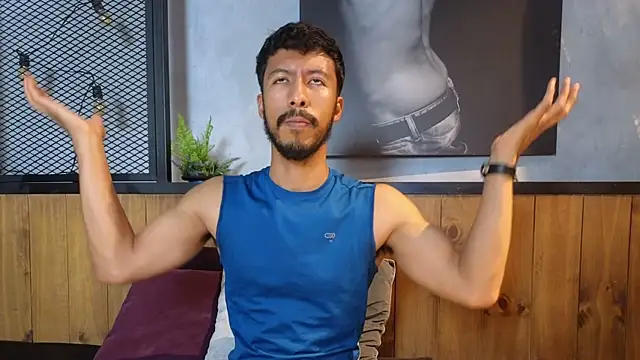 Snapshot of logan_mercer chatting on December 2025 07:31:02 PM logan mercer online show from December 2025 07:31:02 PM