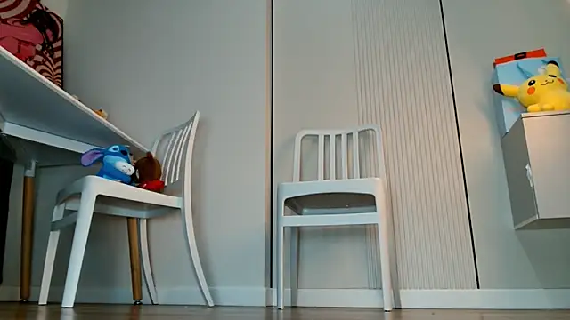 minji snow online show from April 2026 01:01:01 PM