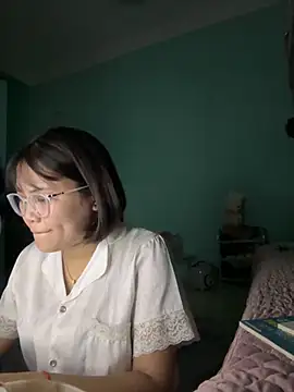 Snapshot of polly_chan chatting on December 2025 07:06:02 AM polly chan online show from December 2025 07:06:02 AM