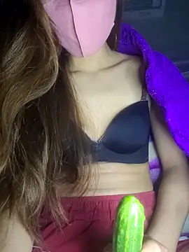 Snapshot of polly_chan chatting on December 2025 04:02:01 PM polly chan online show from December 2025 04:02:01 PM