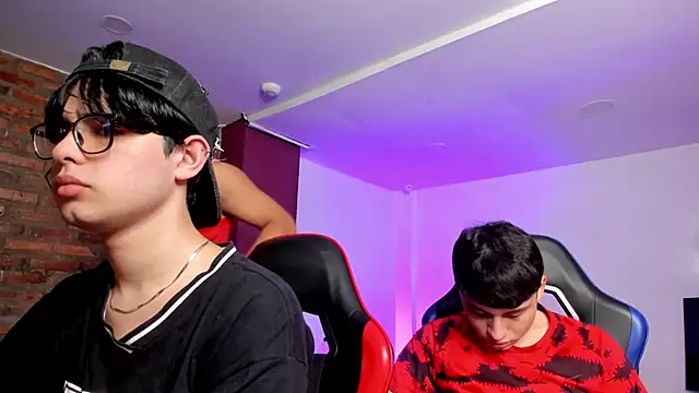 HotThreesoome online show from March 2026 12:23:01 PM