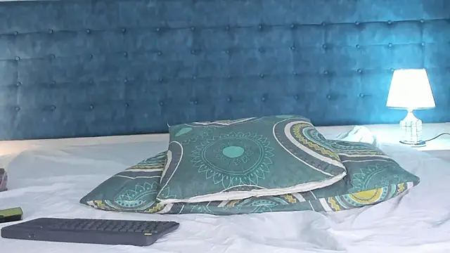 Snapshot of LexiCriimson chatting on February 2026 06:22:01 AM LexiCriimson online show from February 2026 06:22:01 AM