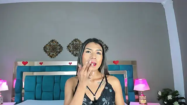 Snapshot of LexiCriimson chatting on February 2026 04:00:01 AM LexiCriimson online show from February 2026 04:00:01 AM