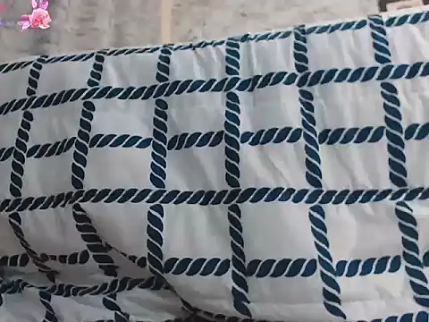 Snapshot of JulietaHazze_ chatting on December 2025 03:34:02 AM JulietaHazze online show from December 2025 03:34:02 AM