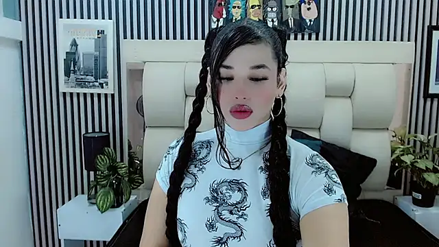 Snapshot of Irenne_Rouss chatting on December 2025 12:47:02 PM Irenne Rouss online show from December 2025 12:47:02 PM