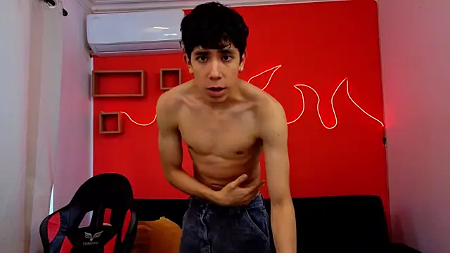 Neo Twink online show from April 2026 07:05:01 PM
