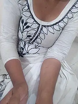 Snapshot of Riya_rani8 chatting on April 2026 05:43:02 PM Riya rani8 online show from April 2026 05:43:02 PM