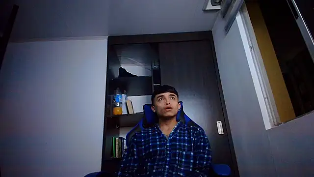 NoahGun  online show from December 2025 07:48:01 AM