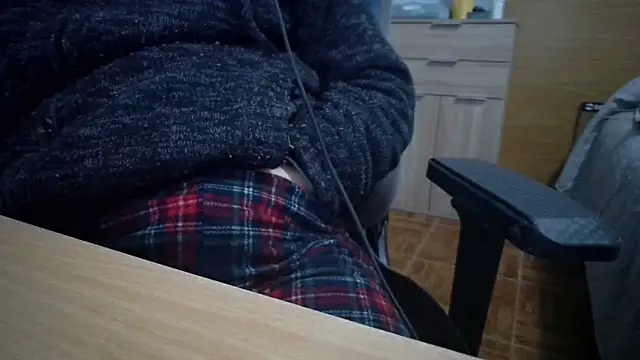 Maxxcock29x online show from December 2025 06:44:01 AM