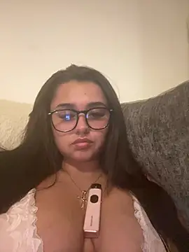 Snapshot of Wild_Busty_Niyah_XX chatting on March 2026 09:21:01 PM Wild Busty Niyah XX online show from March 2026 09:21:01 PM