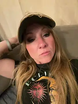 alluringpixie online show from April 2026 02:25:01 AM