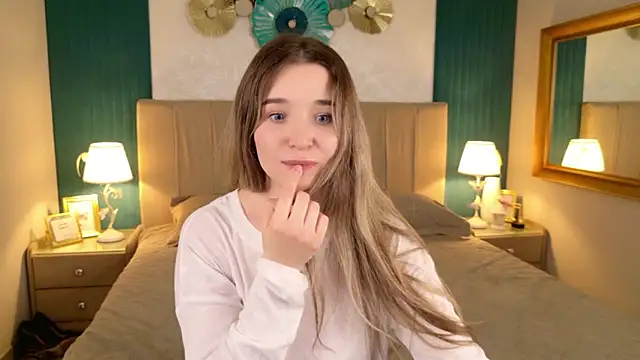 Lina Sinerz online show from March 2026 03:49:01 PM