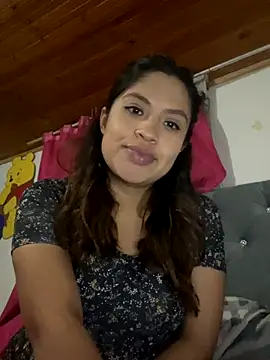 Snapshot of Alana-fox chatting on December 2025 04:51:01 AM Alana-fox online show from December 2025 04:51:01 AM