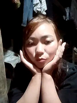 dona77 online show from December 2025 07:51:02 PM