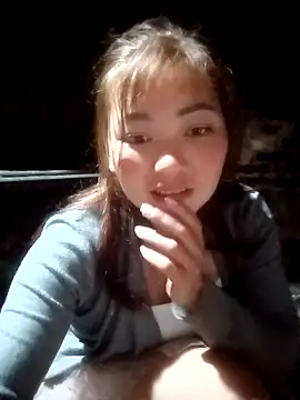 dona77 online show from December 2025 09:42:02 PM