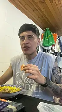 Snapshot of JhonCas44 chatting on December 2025 04:34:02 PM JhonCas44 online show from December 2025 04:34:02 PM