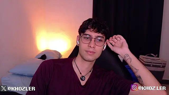 Snapshot of khoz_ler_ chatting on December 2025 03:02:01 AM khoz ler online show from December 2025 03:02:01 AM