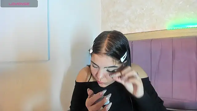 alunnaclarkcm online show from December 2025 09:41:02 PM