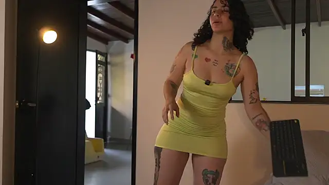 Estefania Velez online show from June 2026 09:52:02 PM