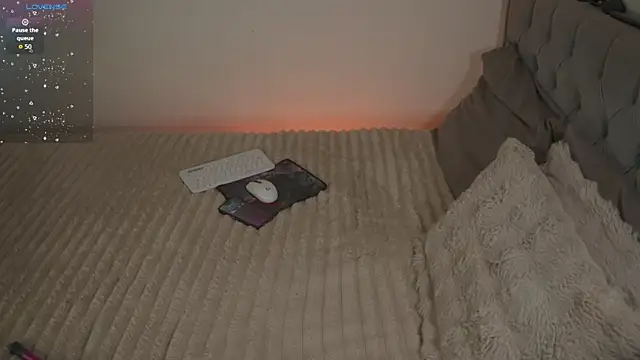 Snapshot of Moon_sweetx2 chatting on February 2026 04:39:02 PM Moon sweetx2 online show from February 2026 04:39:02 PM