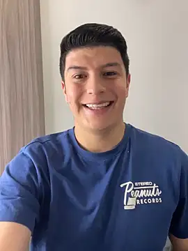 Goldenknight33 online show from February 2026 12:42:02 PM