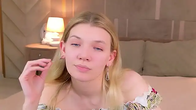 Vivien Hans online show from April 2026 04:05:02 AM