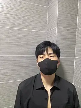 kimze7 online show from April 2026 02:47:01 PM