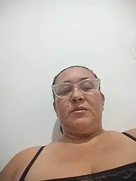 Snapshot of Nini_Love_ chatting on February 2026 02:28:01 AM Nini Love online show from February 2026 02:28:01 AM