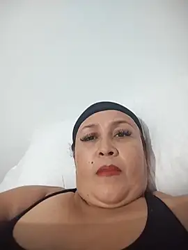 Snapshot of Nini_Love_ chatting on February 2026 12:25:02 AM Nini Love online show from February 2026 12:25:02 AM