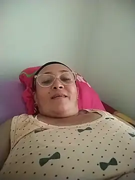 Snapshot of Nini_Love_ chatting on February 2026 10:36:01 PM Nini Love online show from February 2026 10:36:01 PM