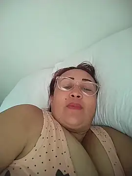 Snapshot of Nini_Love_ chatting on February 2026 07:56:01 PM Nini Love online show from February 2026 07:56:01 PM