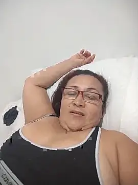 Snapshot of Nini_Love_ chatting on February 2026 04:12:02 AM Nini Love online show from February 2026 04:12:02 AM