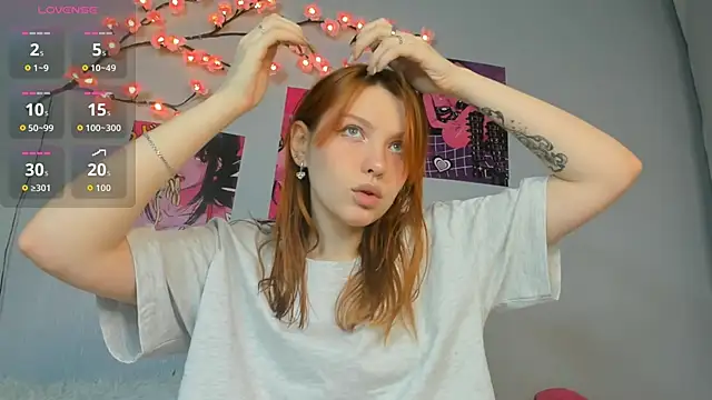 Snapshot of PinkPout chatting on December 2025 04:24:01 PM PinkPout online show from December 2025 04:24:01 PM