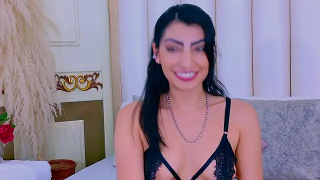 NinnaPiers online show from April 2026 01:41:02 PM