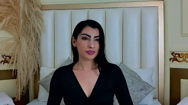 NinnaPiers online show from July 2026 11:40:01 AM