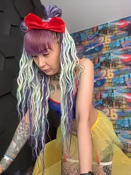 Tattoo  Moon online show from May 2026 12:17:02 AM