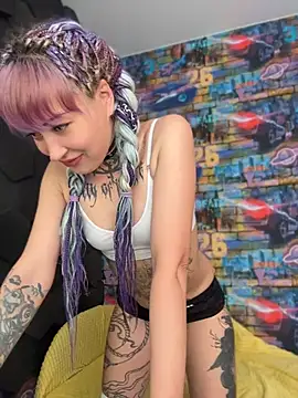 Tattoo  Moon online show from May 2026 01:11:02 AM