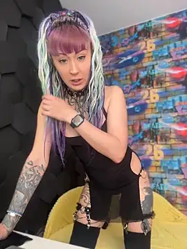 Tattoo  Moon online show from May 2026 12:18:01 AM