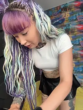 Tattoo  Moon online show from May 2026 01:25:02 AM