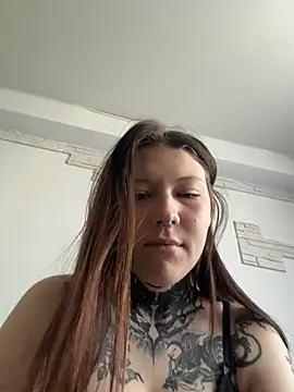 Snapshot of FionaMurr chatting on June 2026 01:58:01 AM FionaMurr online show from June 2026 01:58:01 AM