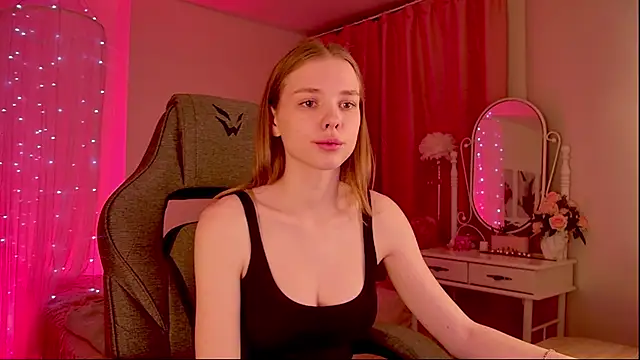 Snapshot of BellaHaadiid chatting on December 2025 11:48:02 AM BellaHaadiid online show from December 2025 11:48:02 AM